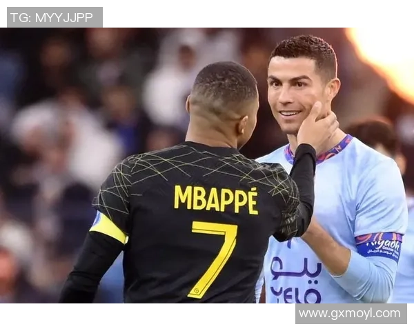 耐克足球鞋背后的传奇球星：从C罗到姆巴佩的荣耀足迹